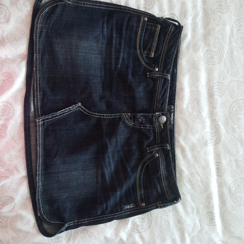 New without tags Silver Jeans Janet skirt!